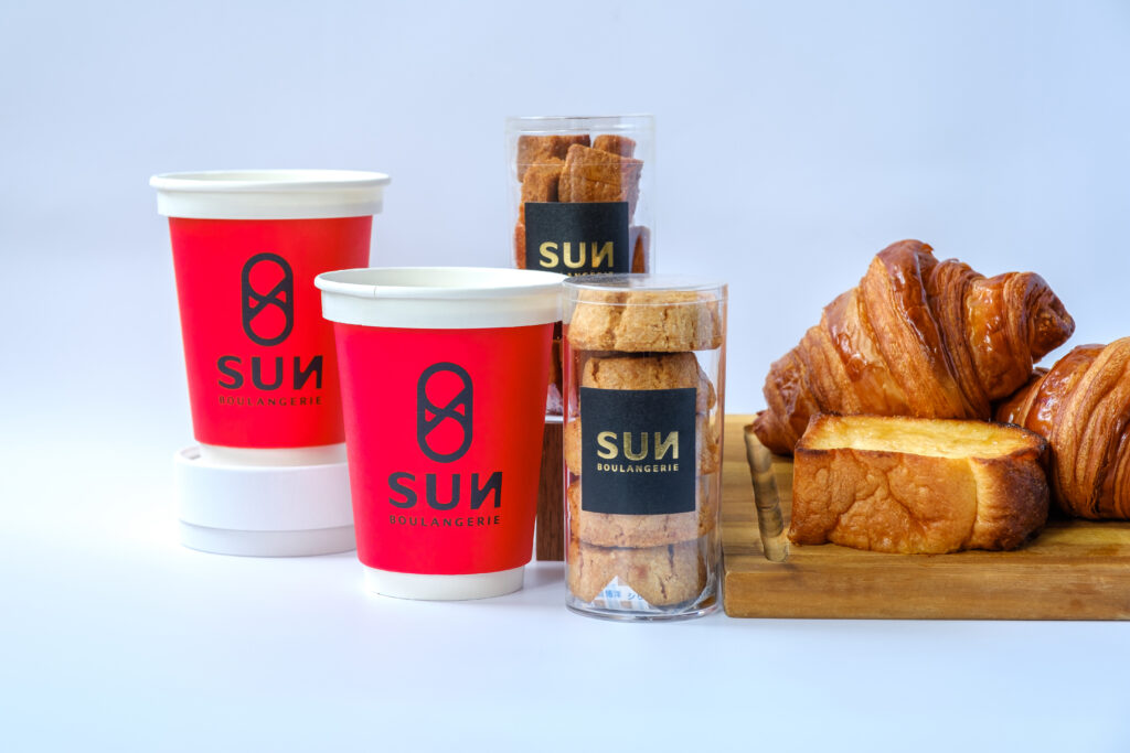 ブーランジェリーサン BOULANGERIE SUN パン屋　店舗デザイン ロゴデザイン　デザイン ロゴ　看板